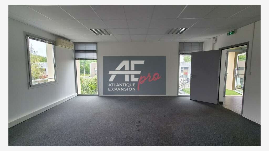 Bureaux 258m² R+1 à louer à Pornichet