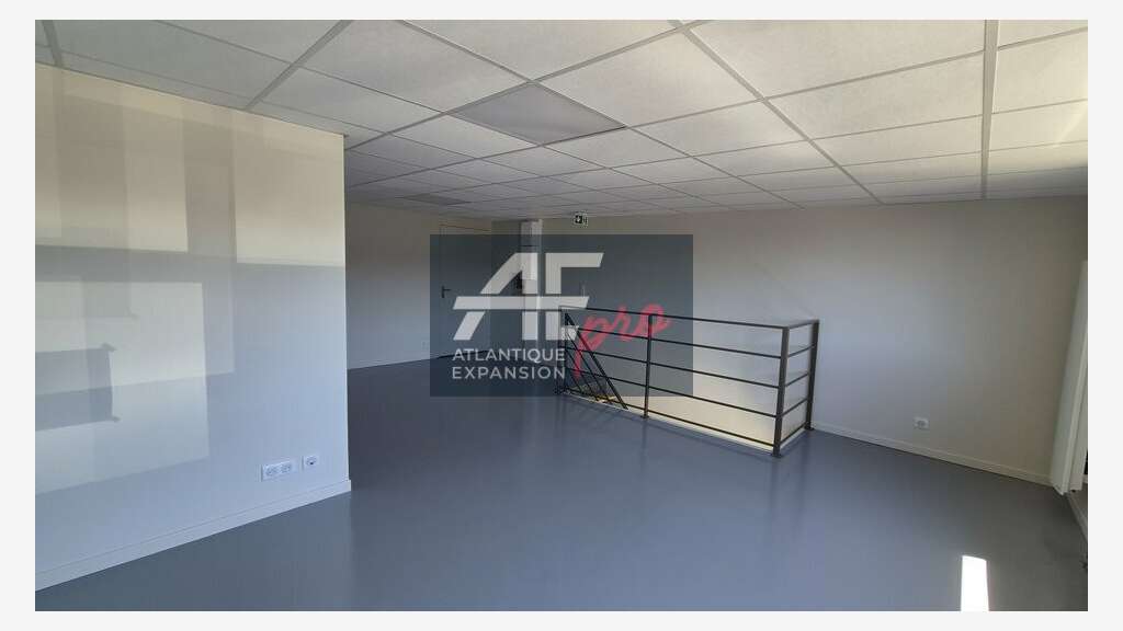 Location bureaux 80m² avec vitrine 5m à Pornichet