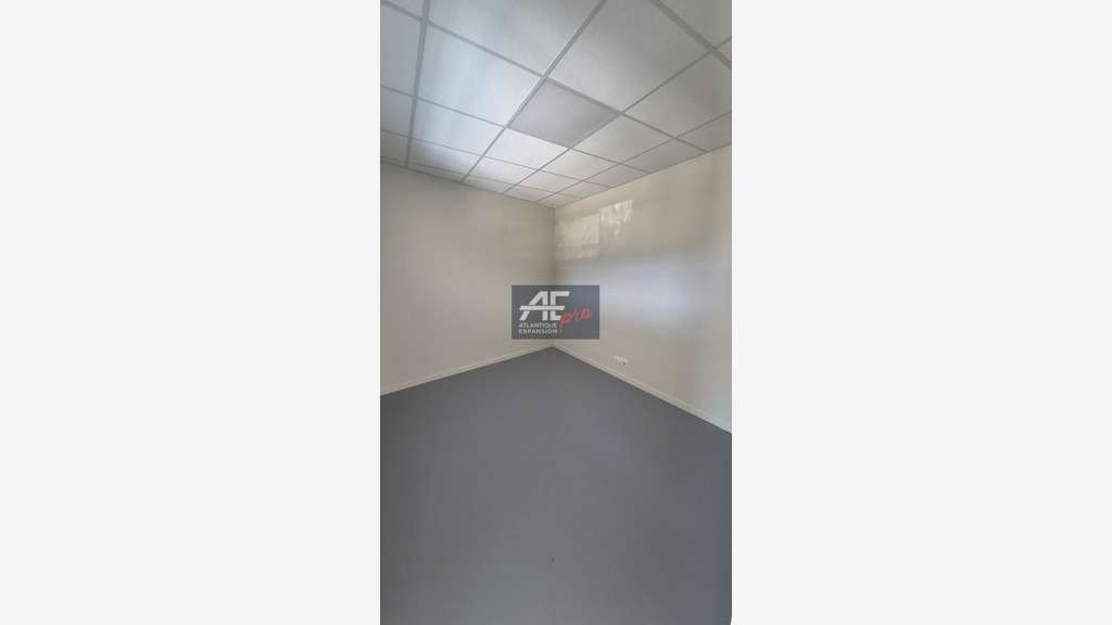 Location bureaux 80m² avec vitrine 5m à Pornichet
