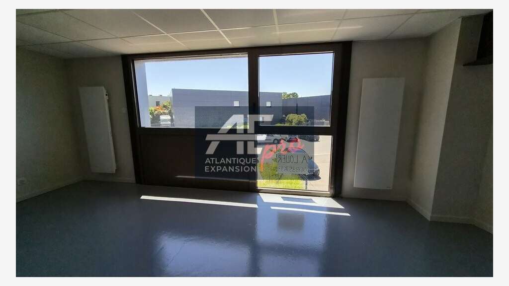 Location bureaux 80m² avec vitrine 5m à Pornichet