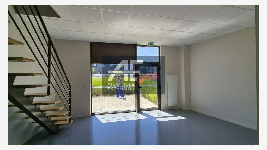 Location bureaux 80m² avec vitrine 5m à Pornichet