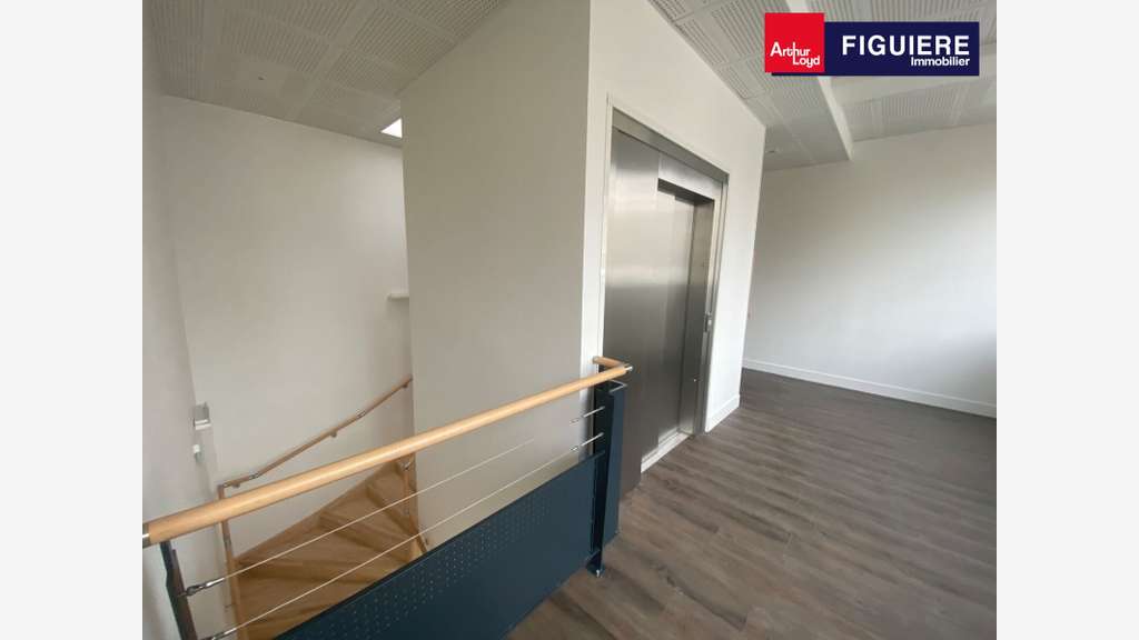 Bureaux 246m² à louer centre ville de Port de Bouc