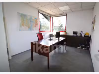 3 bureaux à louer 49m² à Portes les Valence