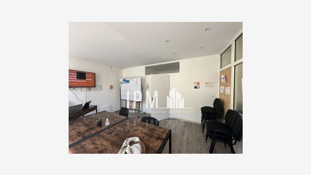 A louer bureaux 99m² R+1 à Marseille 6e Préfecture