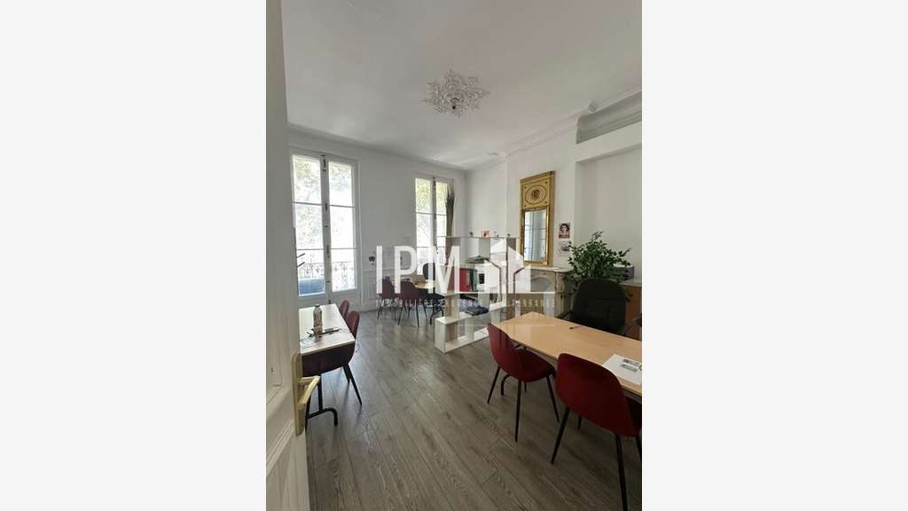 A louer bureaux 99m² R+1 à Marseille 6e Préfecture