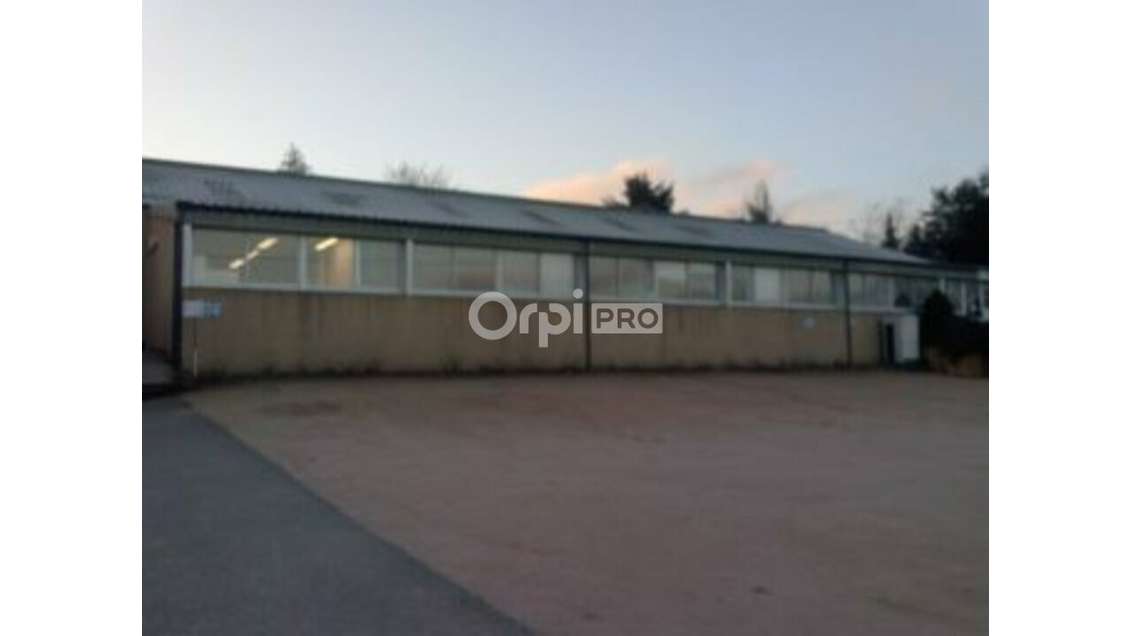 Bureau 50m² à louer parking privé à Prémilhat