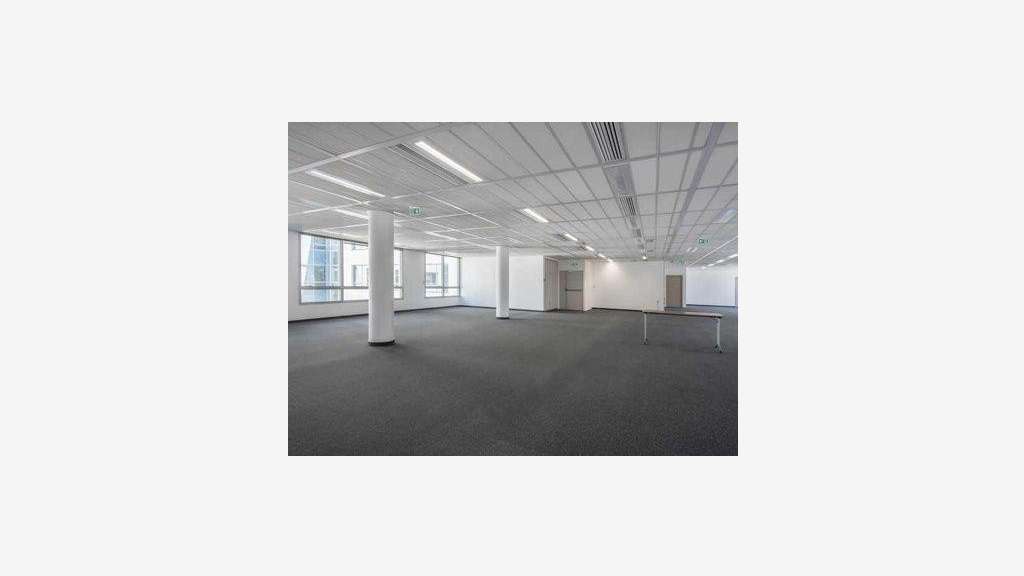 À louer bureaux de 700m² R+4 à Clichy  