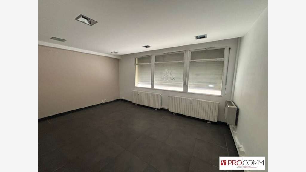 Bureaux 220m² à louer empl exceptionnel à Nîmes 