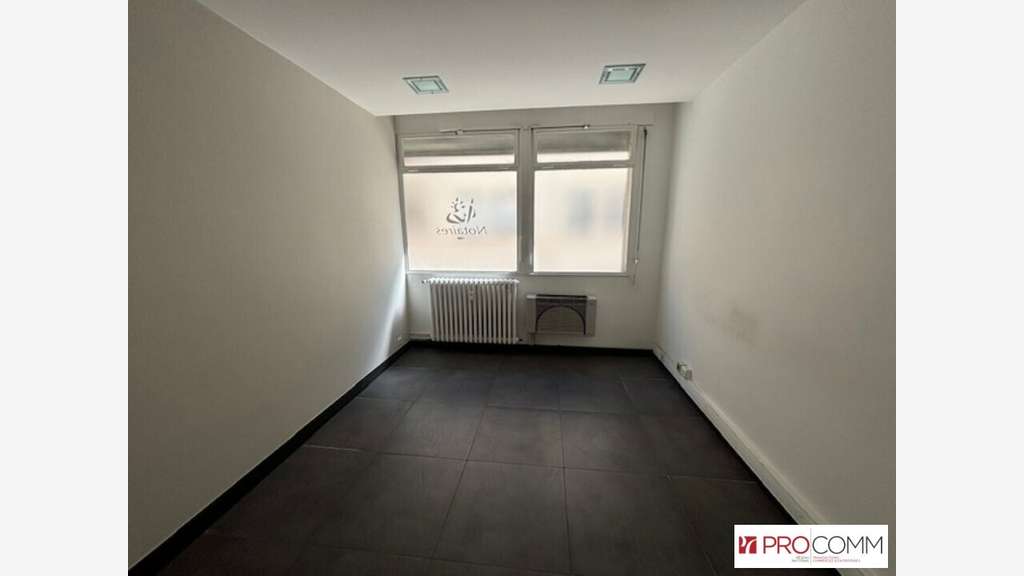 Bureaux 220m² à louer empl exceptionnel à Nîmes 