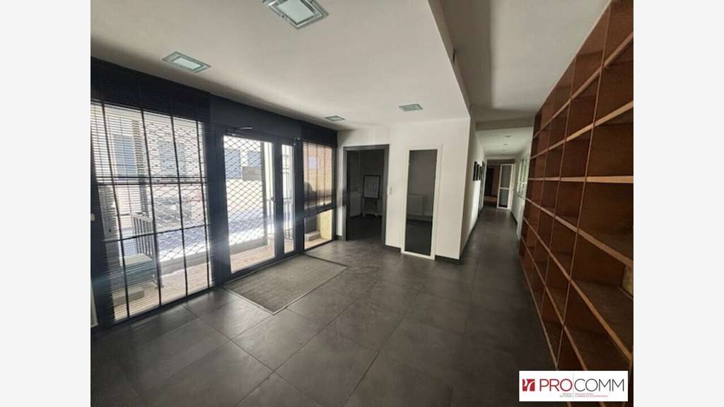Bureaux 220m² à louer empl exceptionnel à Nîmes 