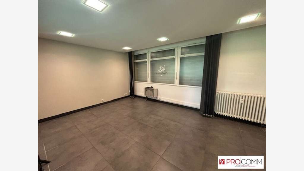 Bureaux 220m² à louer empl exceptionnel à Nîmes 