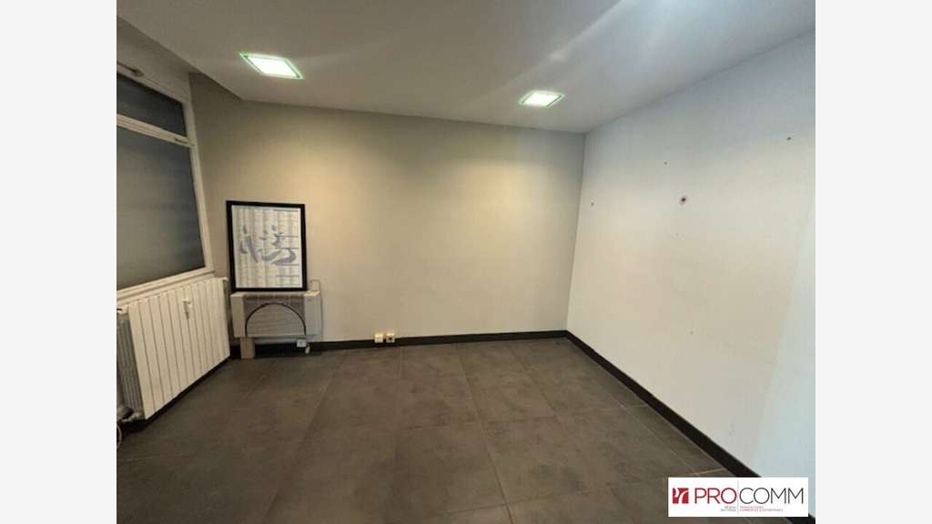 Bureaux 220m² à louer empl exceptionnel à Nîmes 