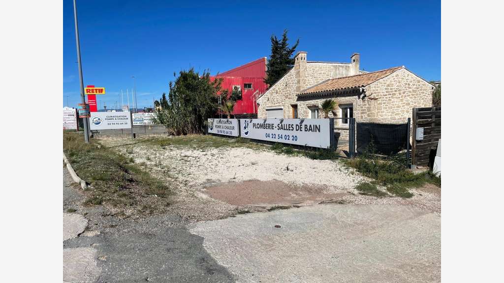 A louer local pro 80m² sur RN7 à Puget sur Argens