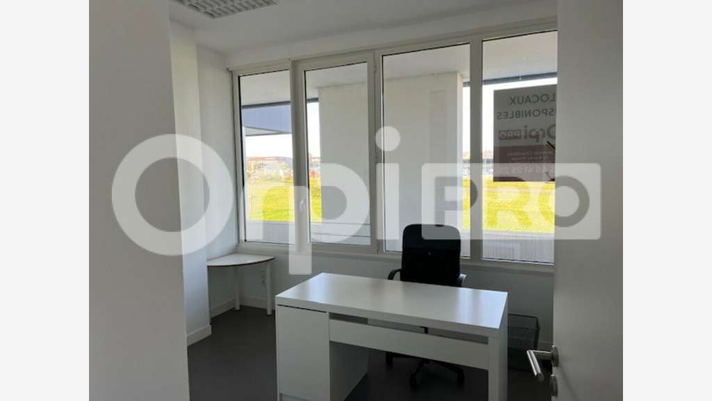 A louer bureau 62m² proche voie rapide La Rochelle