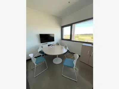 BUREAU 65 m² - 1er étage