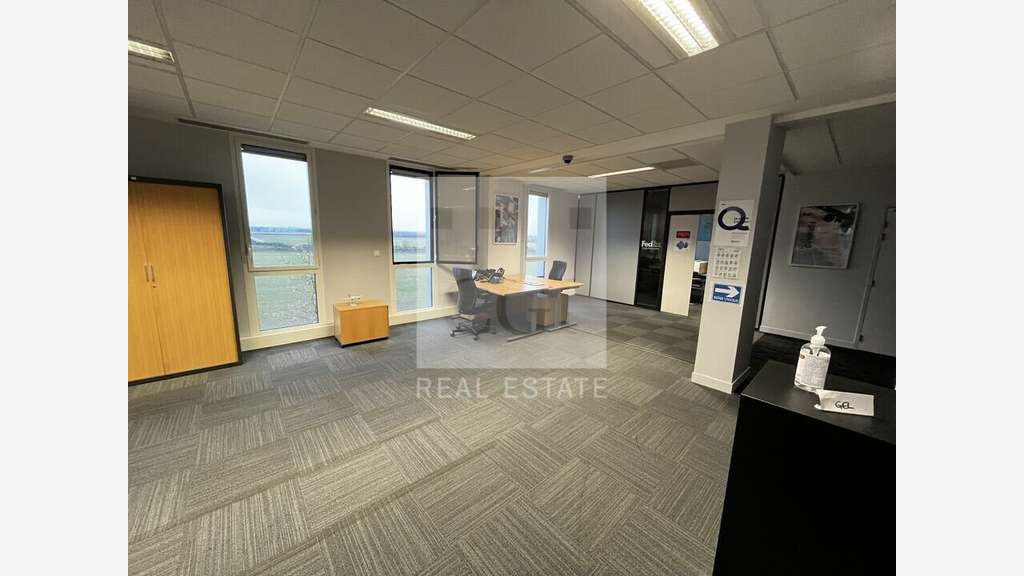 A louer bureaux 202m² R+2 à Pusignan