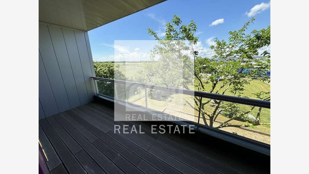 Bureaux 434m² RDC à louer à Pusignan