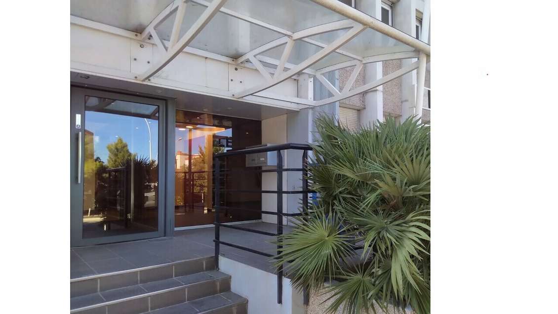 Loue bureaux de 77m² à Marseille 13008 Bonneveine