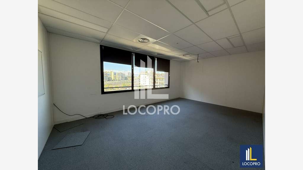 A louer bureaux 247m² R+4 à Nice Arénas