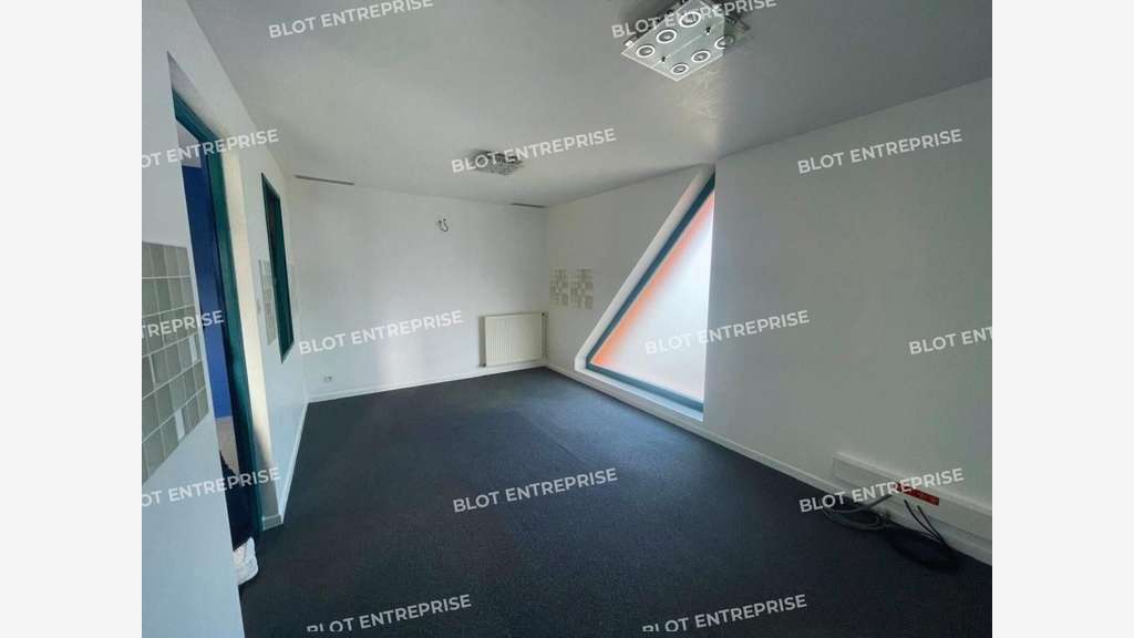 A louer bureaux 80m² Zone de l’Espérance à Quessoy
