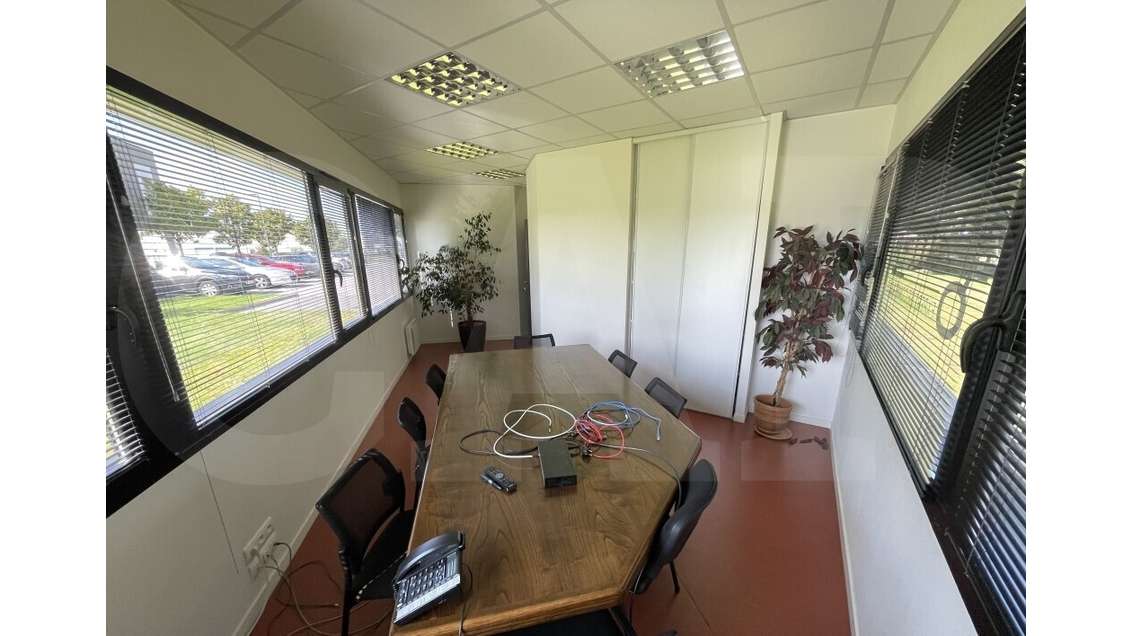 A louer bureaux 136m² à Quéven Zone du Mourillon