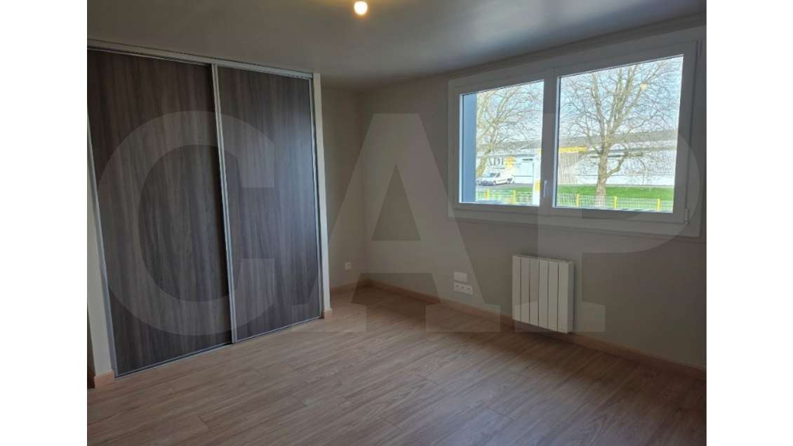 A louer bureaux neufs de 60m² à Quevert