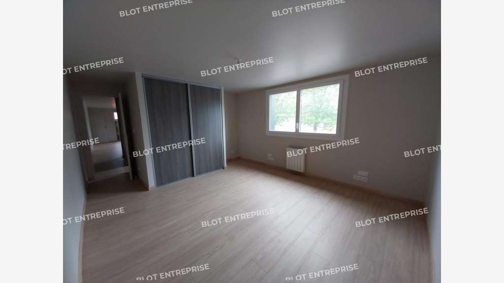 A louer plateau de bureaux rénovés 60m² à Quévert
