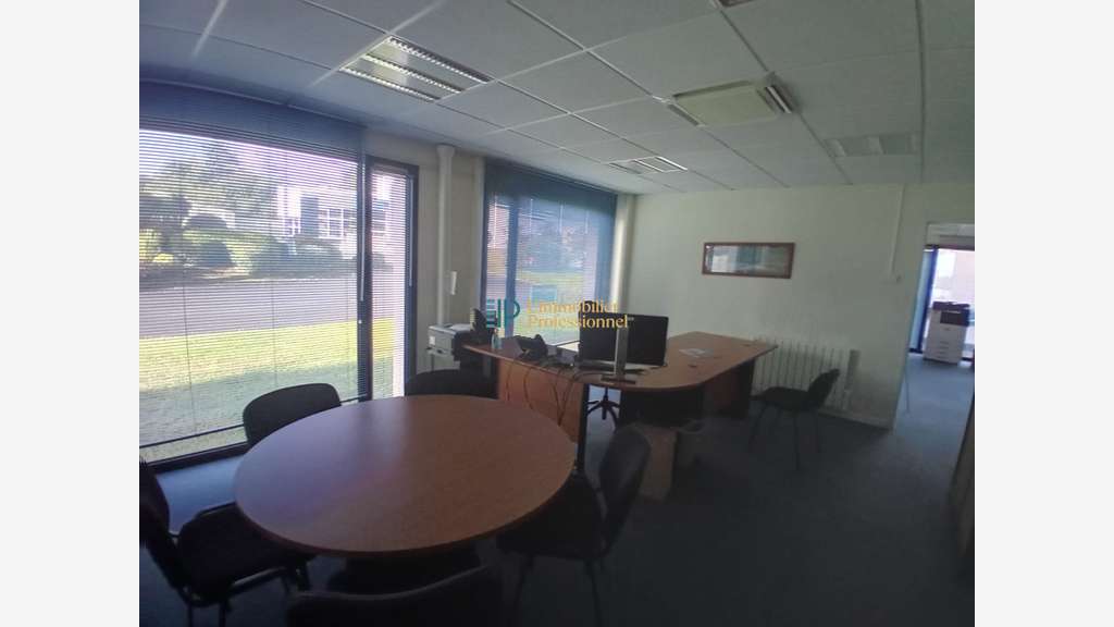 A louer bureaux 275m² sur 3019m² à Quimper