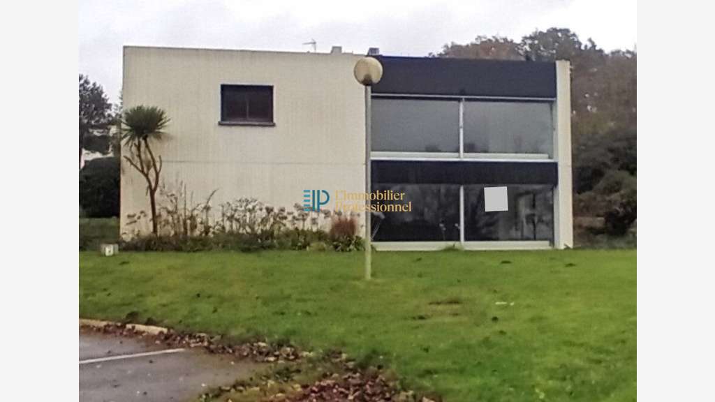 A louer bureaux 600m² visible rocade à Quimper