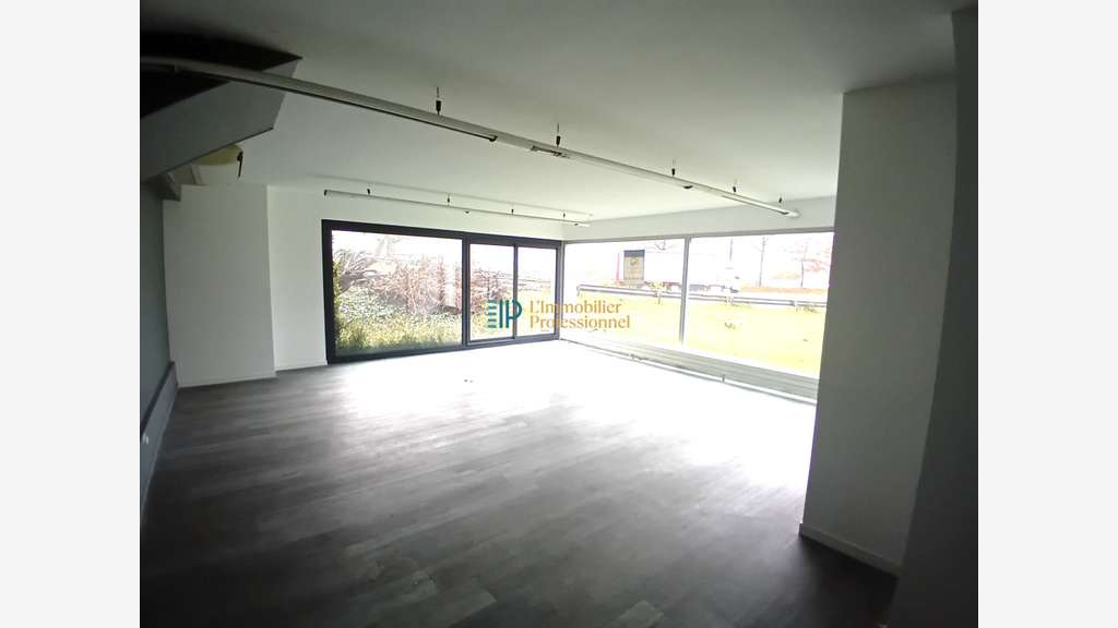 A louer bureaux 600m² visible rocade à Quimper
