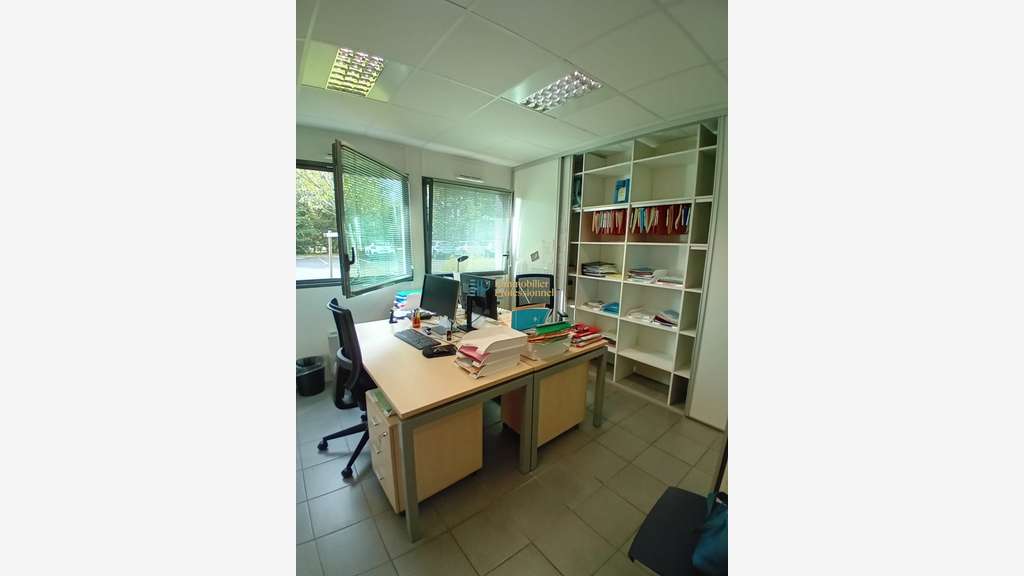 A louer bureaux 111m² zone tertiaire Quimper Sud
