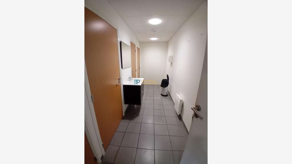 A louer bureaux 111m² zone tertiaire Quimper Sud