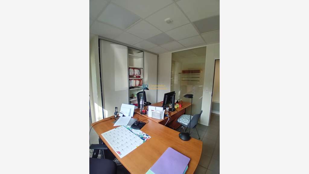A louer bureaux 111m² zone tertiaire Quimper Sud