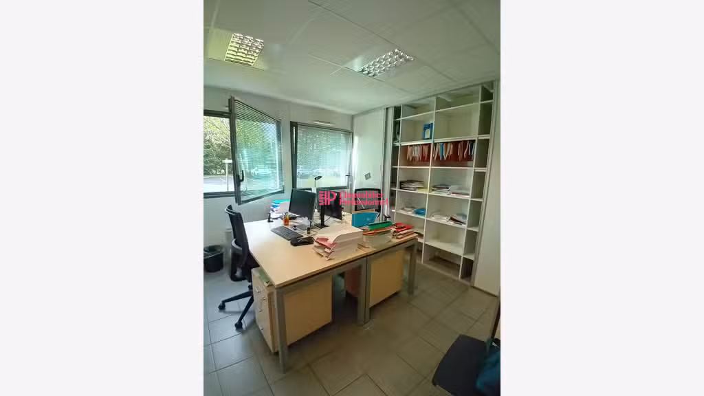 A louer bureaux 111m² zone tertiaire Quimper Sud