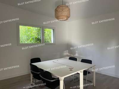 A louer bureaux récents 25m² à Quimper
