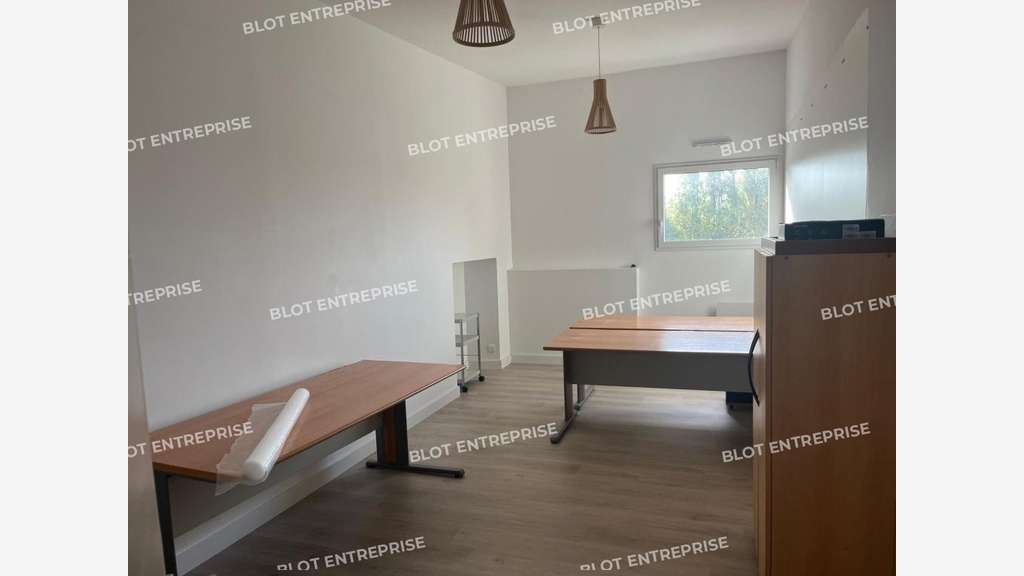 A louer bureaux récents 25m² à Quimper