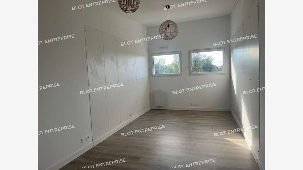A louer bureaux récents 25m² à Quimper