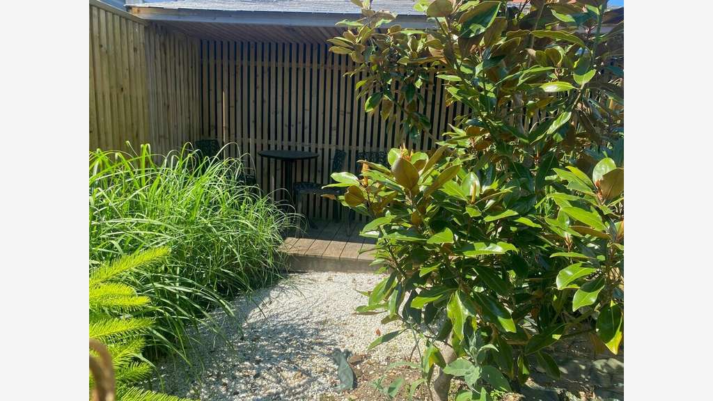 Bâtiment indépendant 200m² à louer à Quimper
