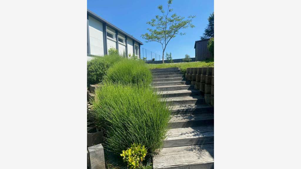 Bâtiment indépendant 200m² à louer à Quimper