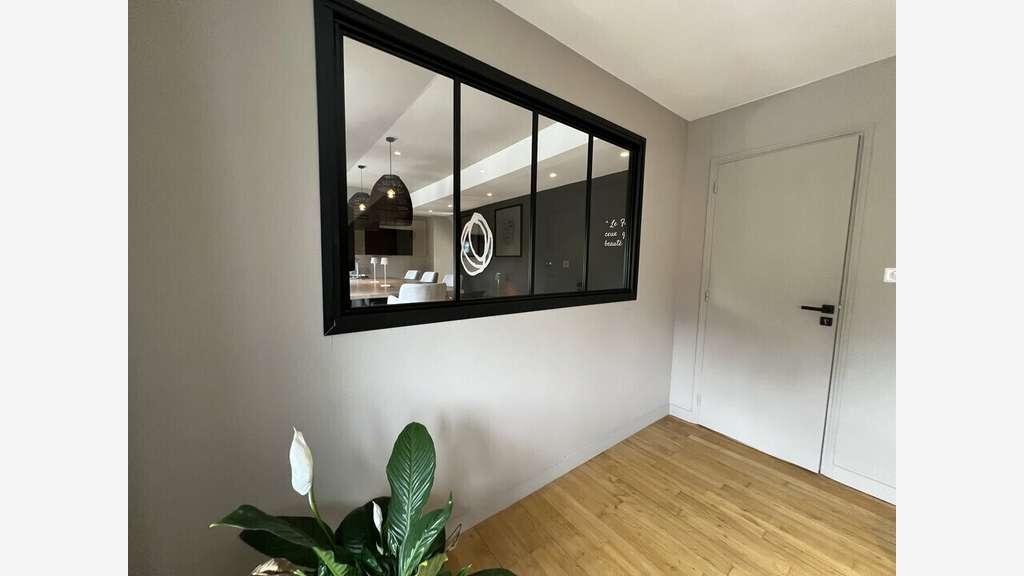 AV bureaux 80m² lumineux et rénovés centre Quimper