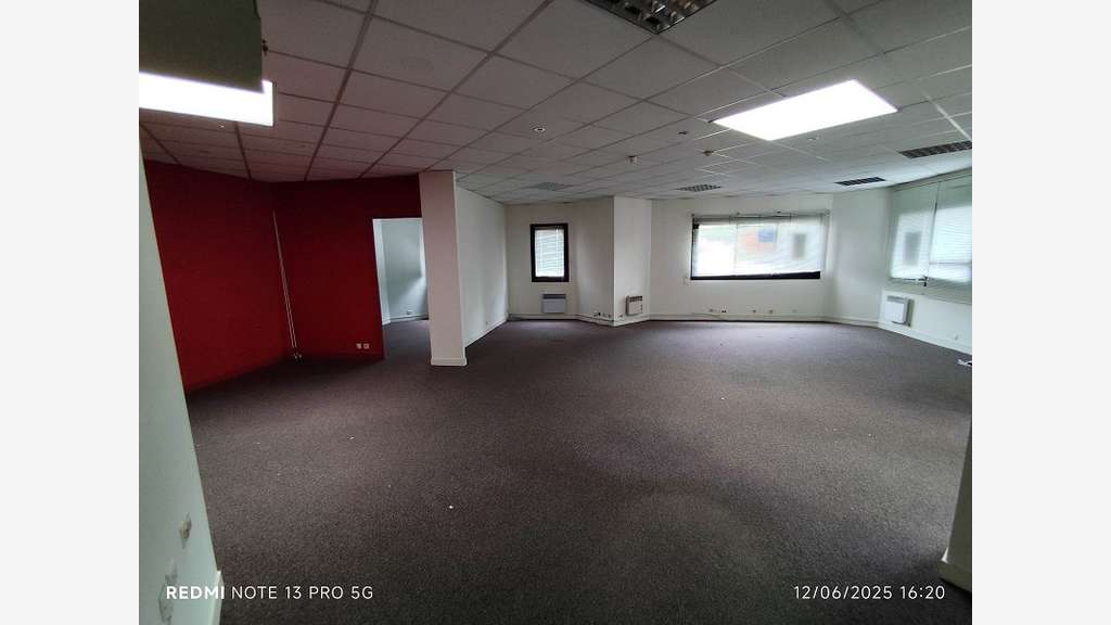 A louer bureau 145m² Quimper Zone de Creach Gwen