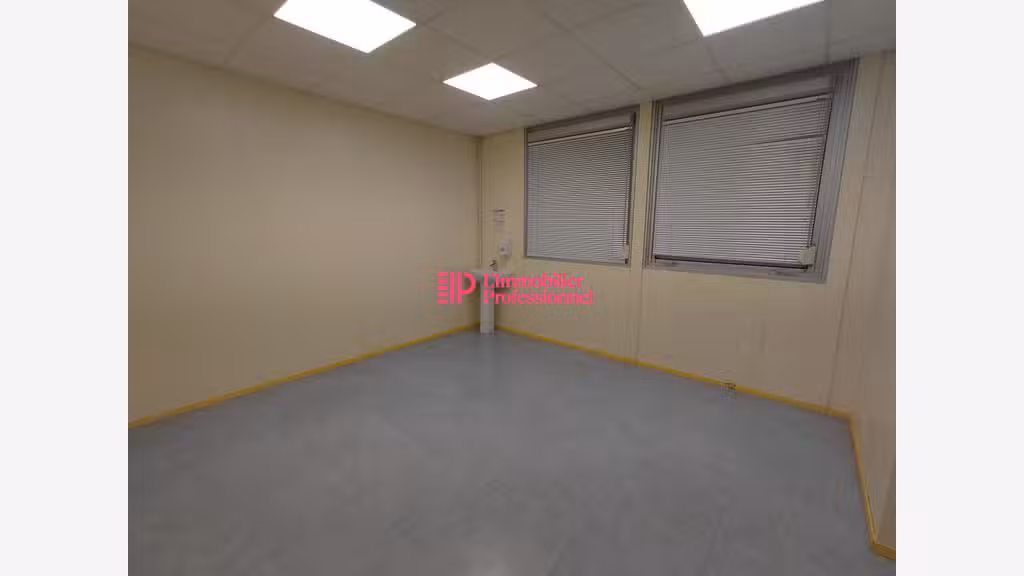 A louer bureaux 296m² centre d'affaires Quimper