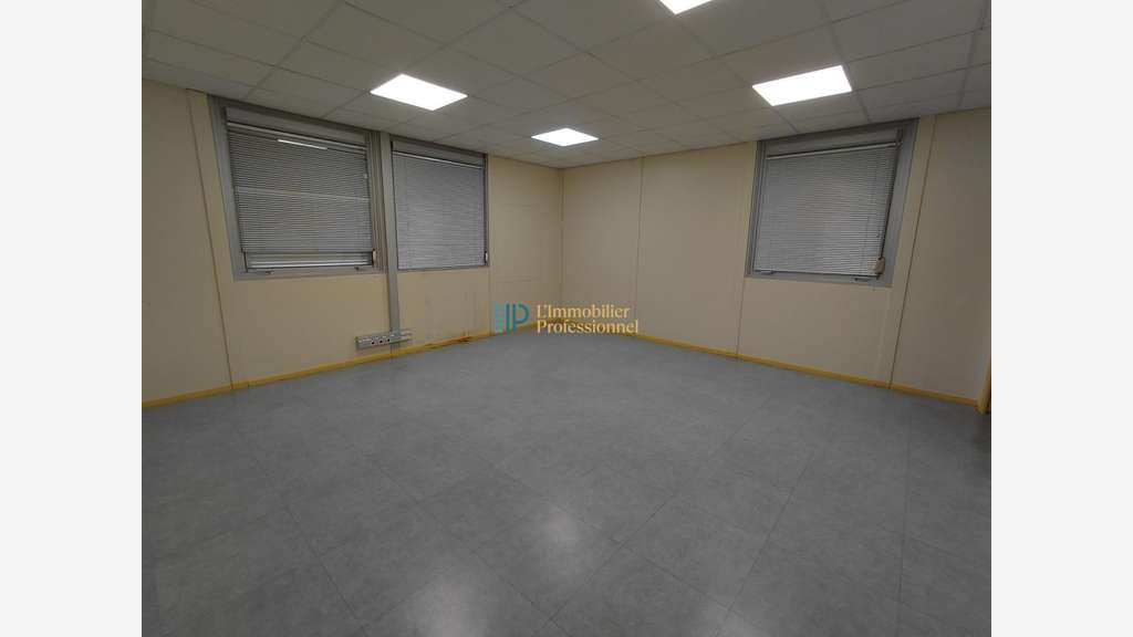 A louer bureaux 296m² centre d'affaires Quimper