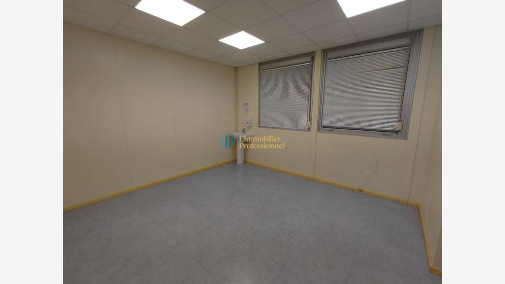 A louer bureaux 296m² centre d'affaires Quimper