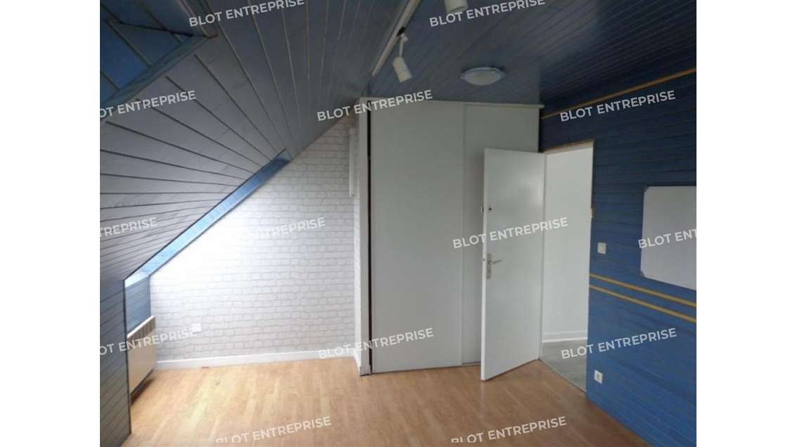 A louer bureaux de 60m² au 1er étage à Quimper