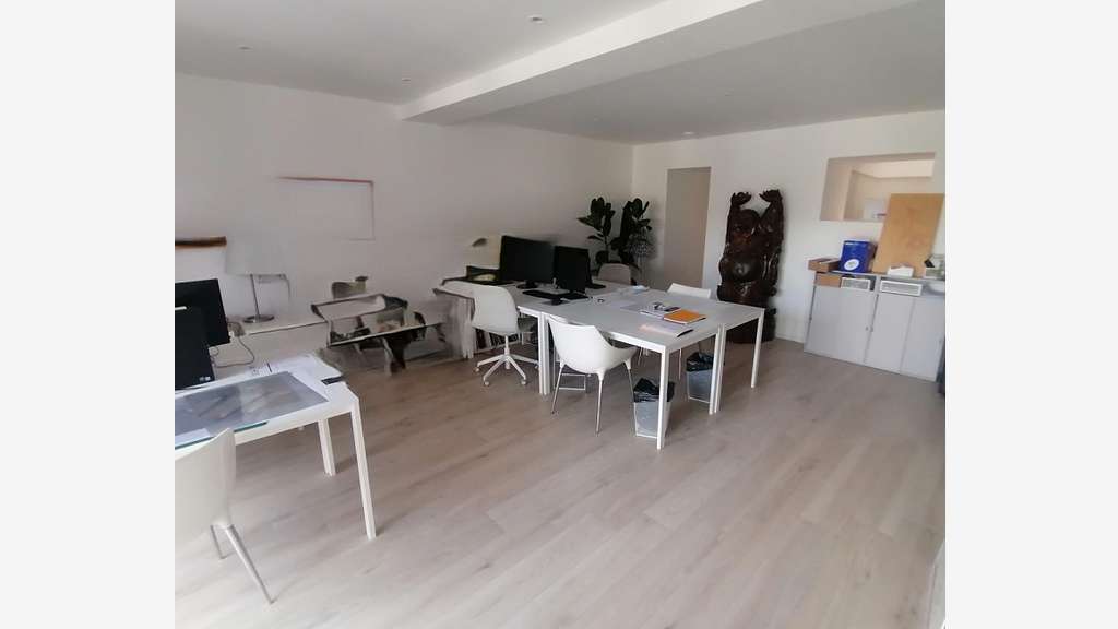 A louer magnifiques bureaux lumineux à Quimper