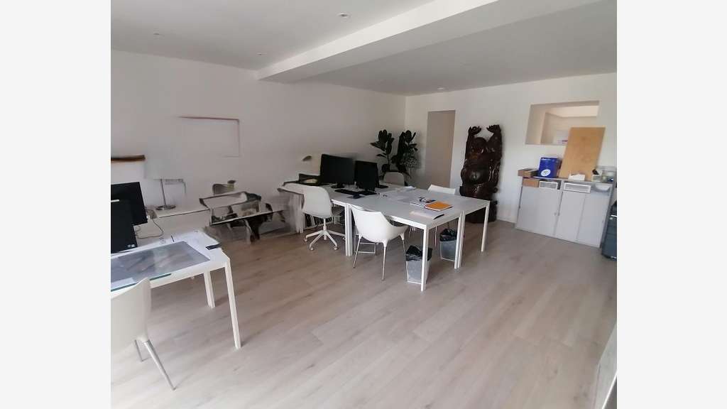 A louer magnifiques bureaux lumineux à Quimper