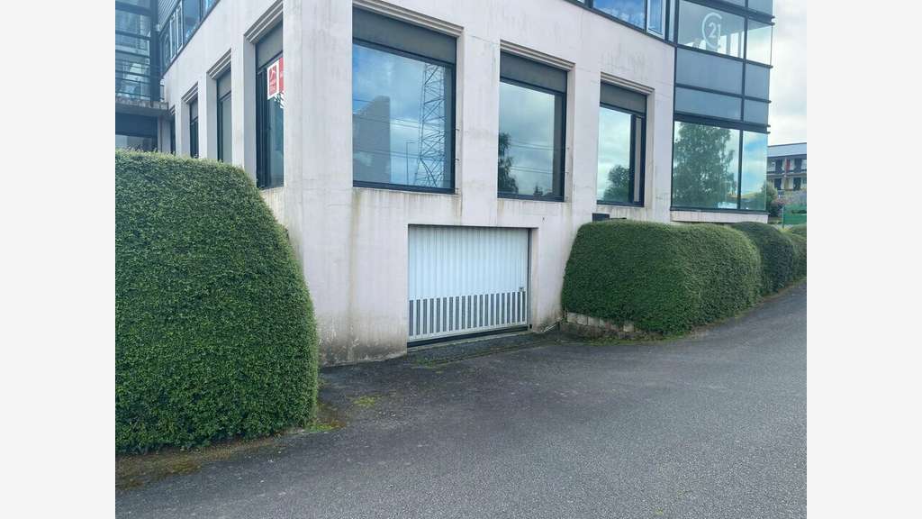 A louer bureaux 275m² proche RN165  à Quimper