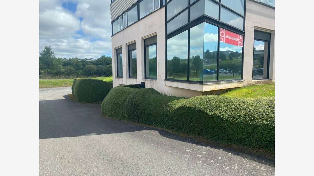 A louer bureaux 275m² proche RN165  à Quimper