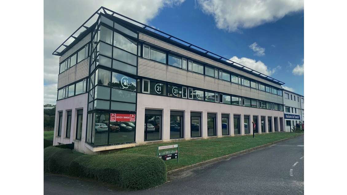 A louer bureaux 275m² proche RN165  à Quimper